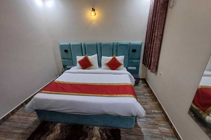 Room 14 of 40