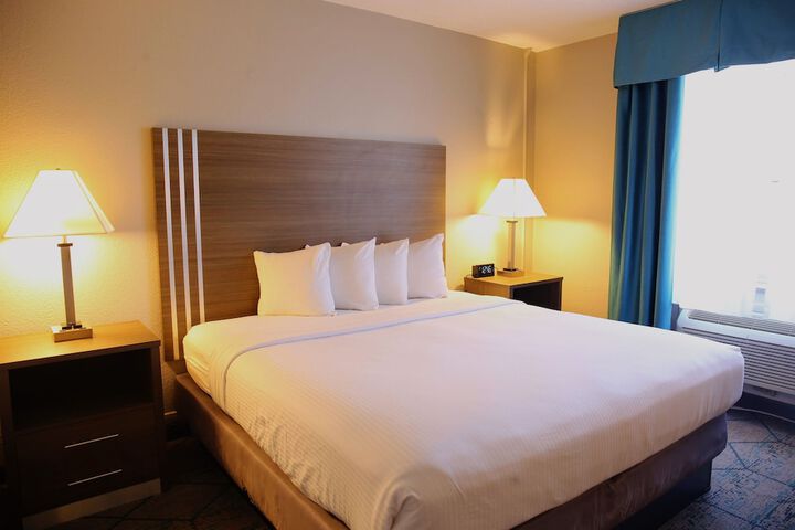 Room 6 of 42