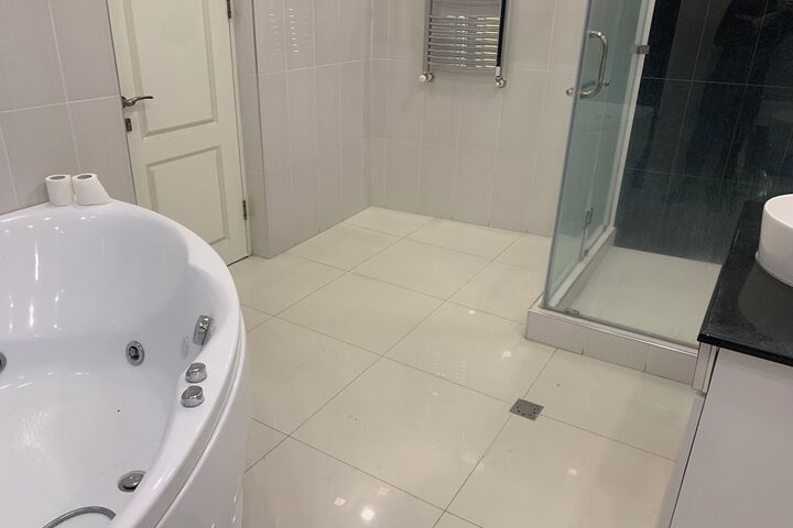 Room 12 of 17