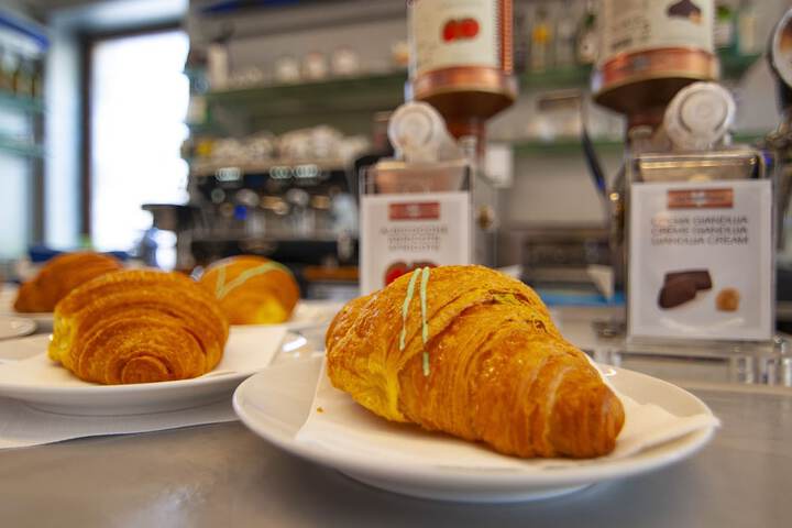 Breakfast/Coffee Service 100 of 122