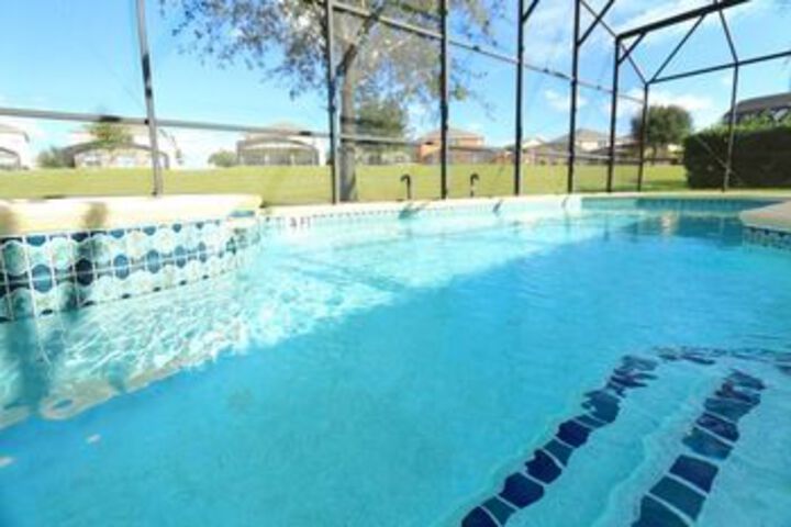 Pool 32 of 41