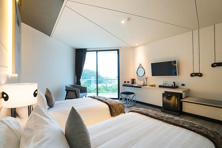 Room 9 of 92