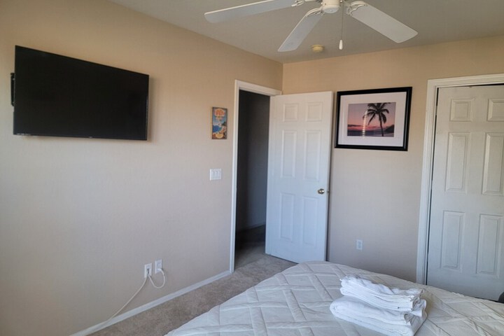 Room 16 of 34