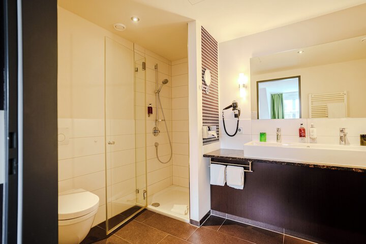 Room 73 of 179
