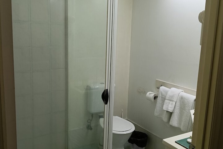 Room 8 of 13