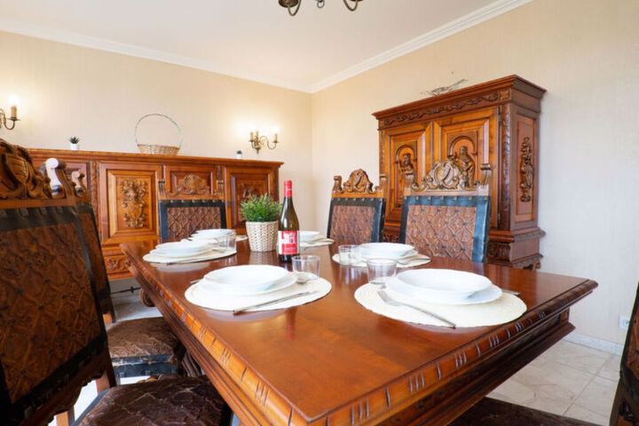 Dining 17 of 22