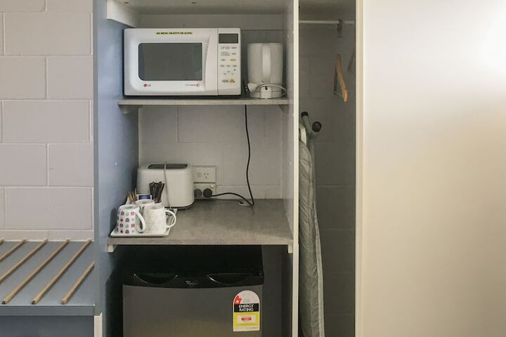 Mini-refrigerator