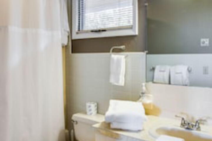 Room 151 of 243