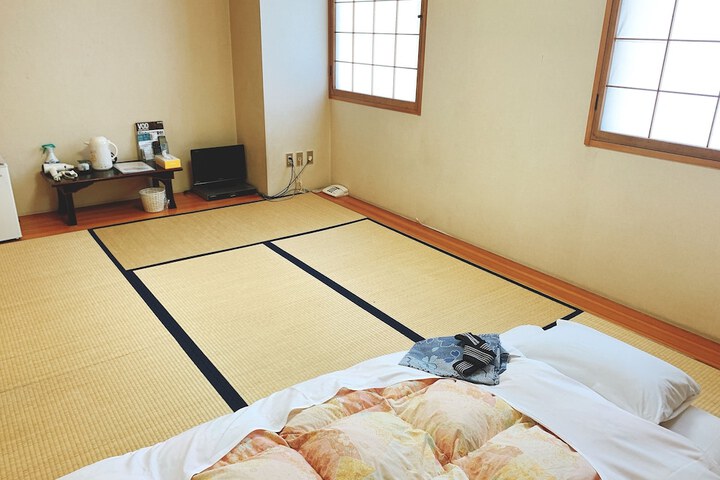 Room 16 of 60