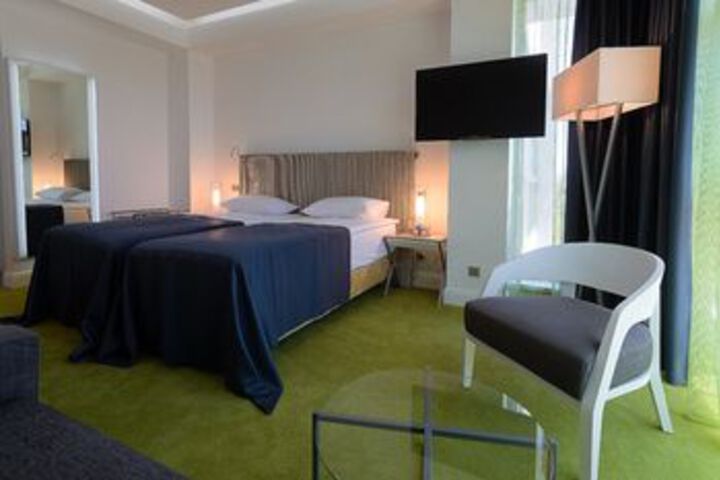 Room 82 of 112