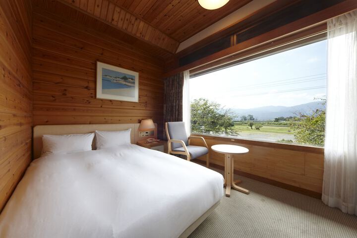 Room 3 of 44