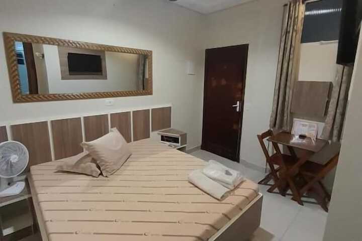 Room 8 of 16