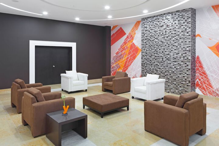 Entrance & Lobby