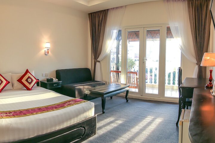 Room 6 of 38