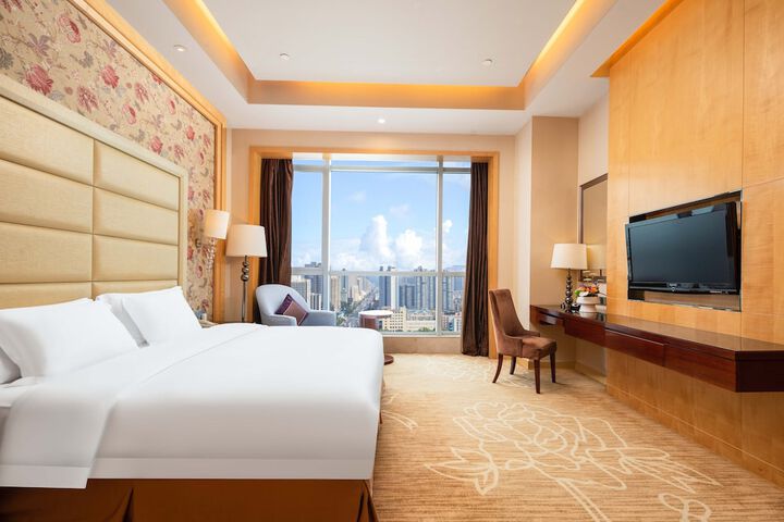 Room 10 of 86