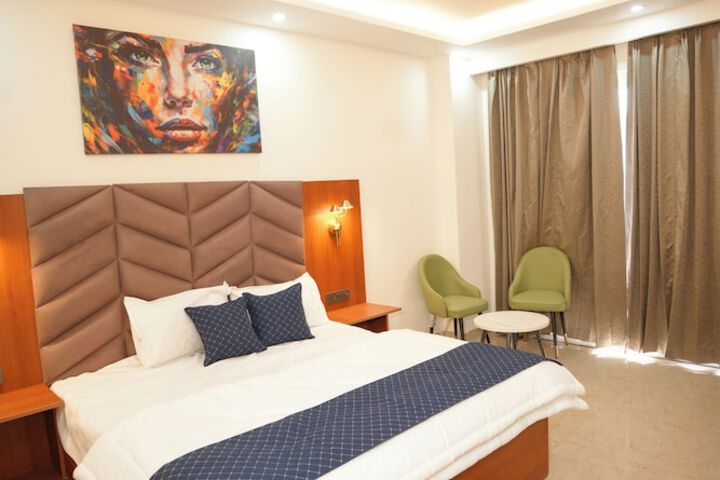 Room 5 of 20