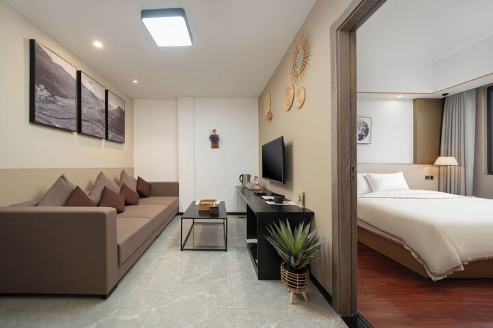 Room 46 of 79