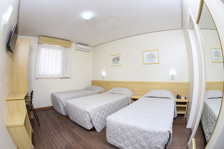 Room 9 of 31