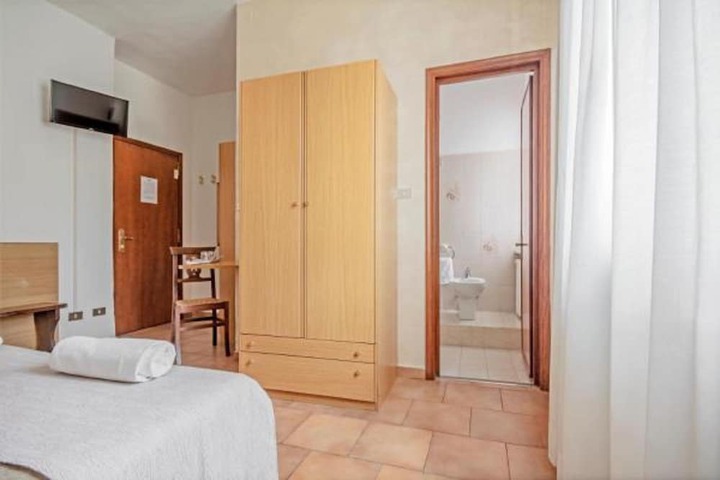 Room 20 of 61