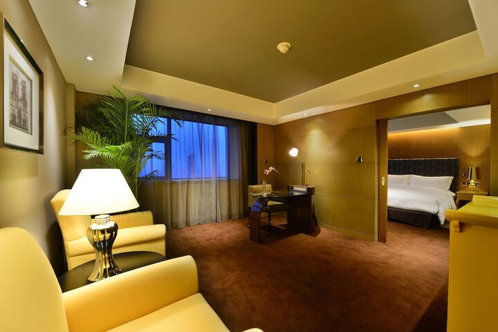 Room 4 of 66