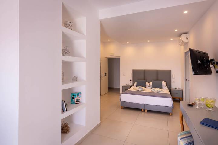 Room 10 of 34