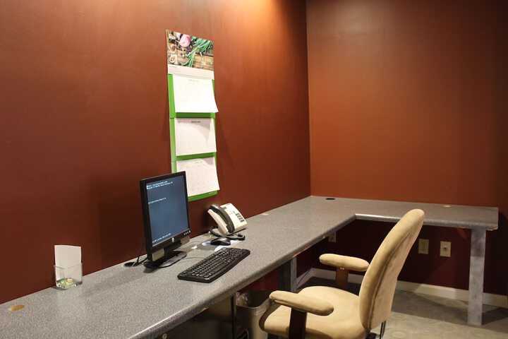 Business Center 54 of 56