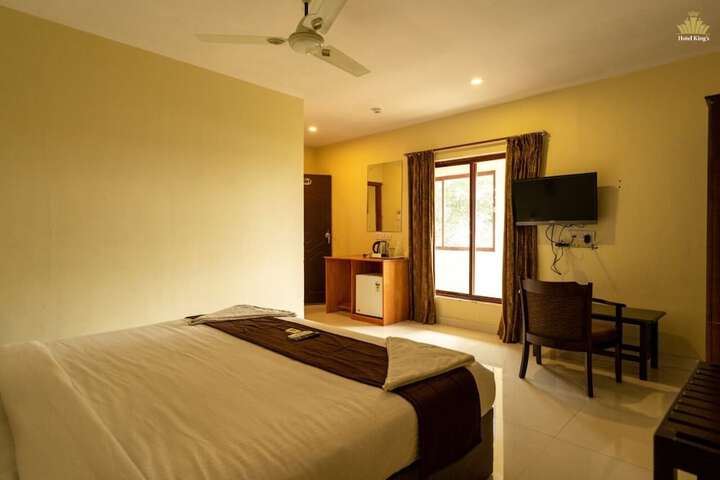 Room 10 of 20