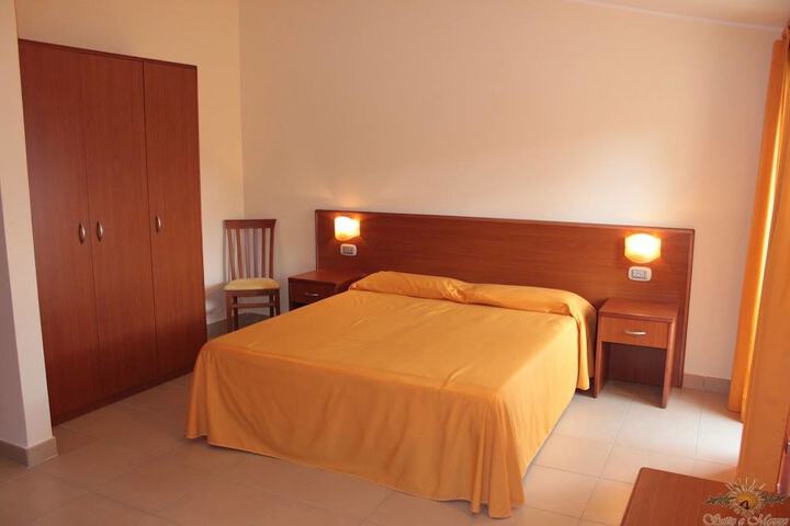 Room 5 of 67