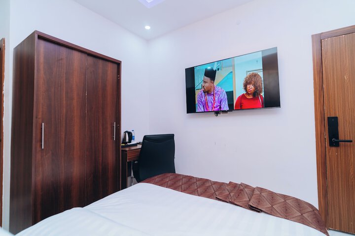 Room 30 of 60