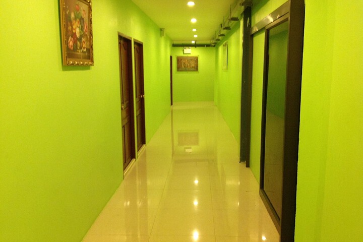 Ballroom/Hall 23 of 24