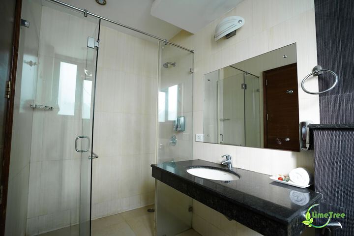 Room 10 of 17