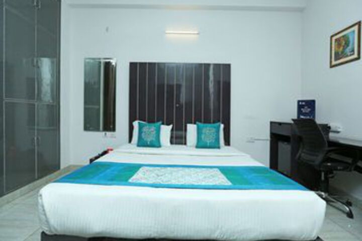 Room 7 of 25