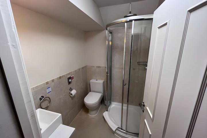 Room 9 of 21