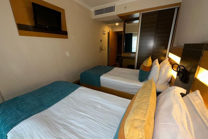 Room 15 of 65
