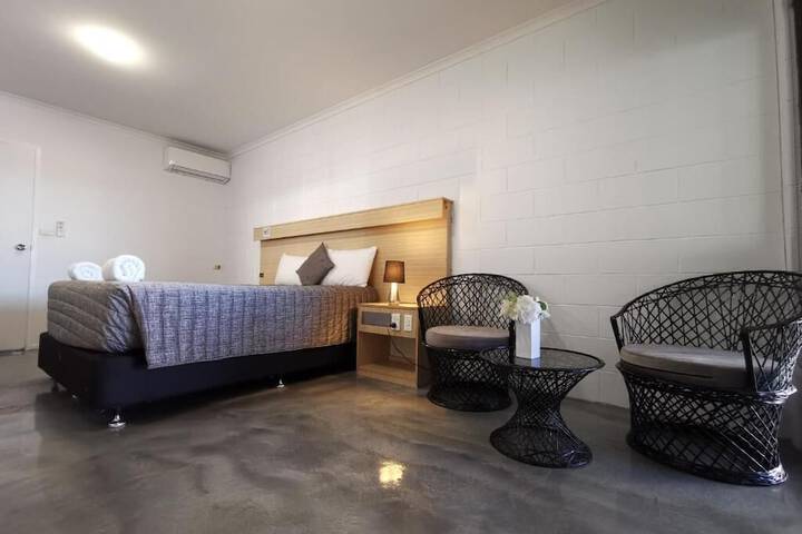 Room 8 of 44