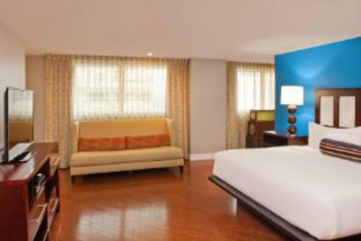 Room 32 of 33