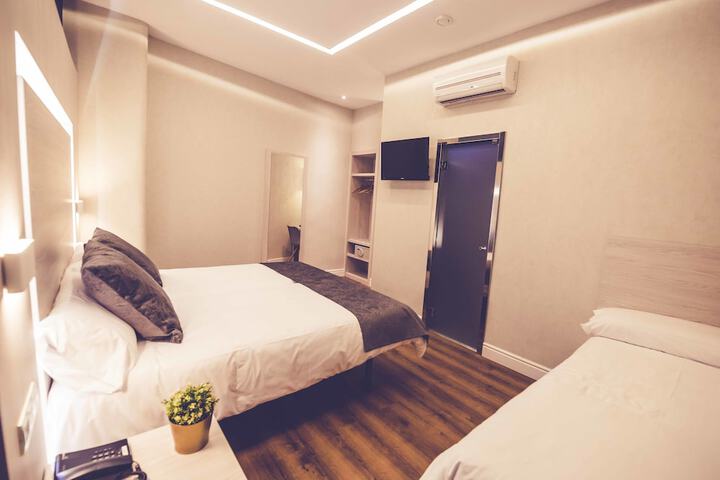 Room 10 of 48