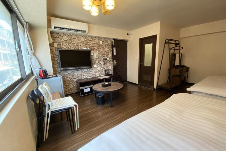 Room 11 of 38