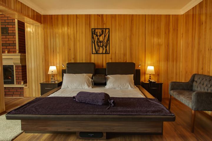 Room 4 of 177