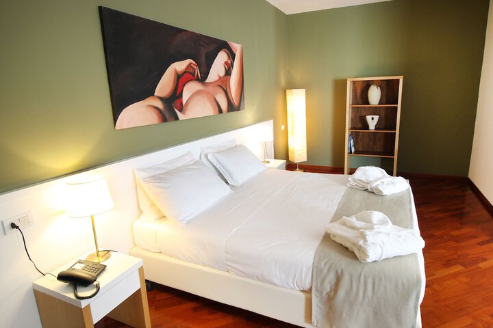 Room 15 of 105