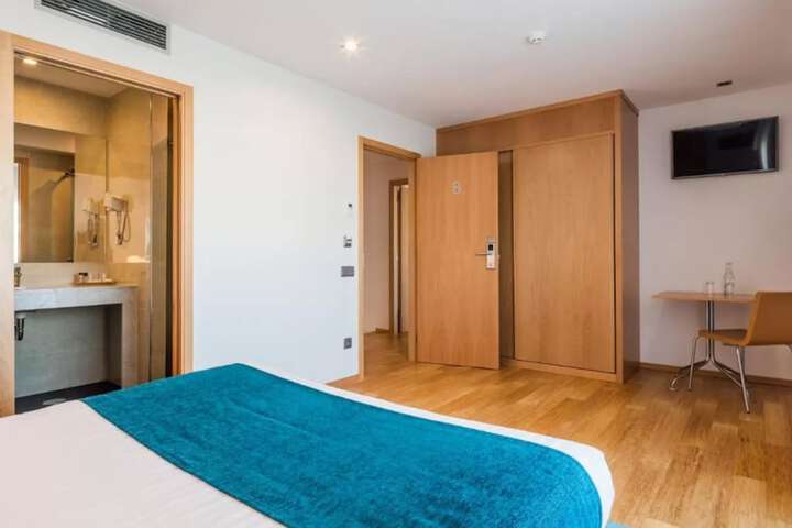 Room 14 of 43