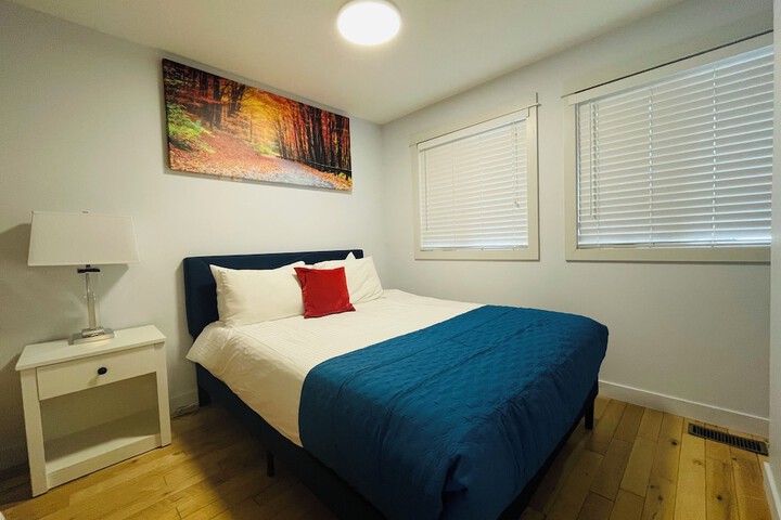 Room 7 of 33