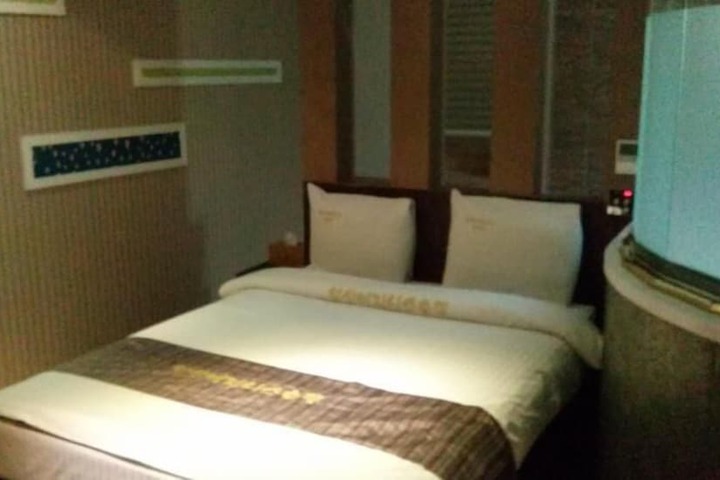 Room 19 of 52