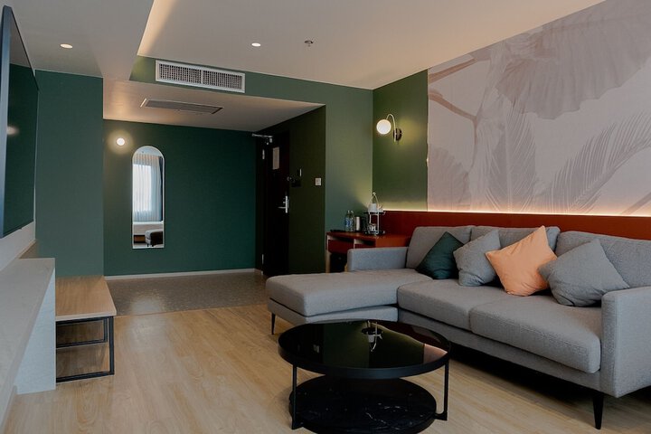 Room 13 of 47