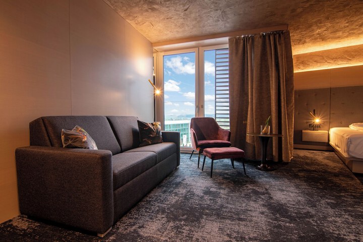 Room 26 of 63