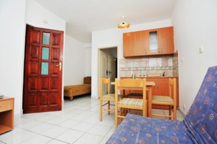 Room 8 of 21