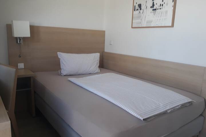 Room 5 of 28
