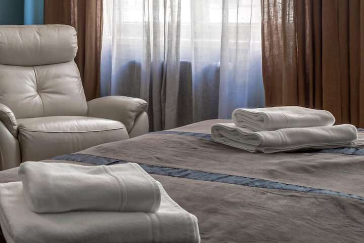 Room 14 of 24