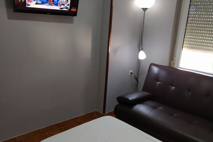 Room 37 of 49