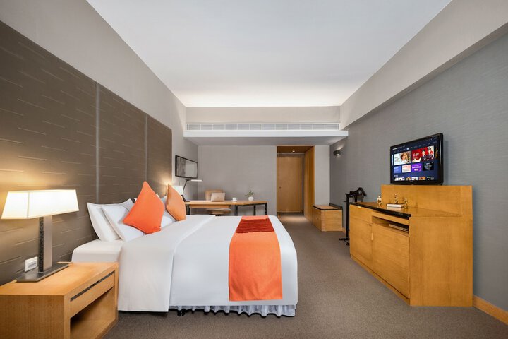 Room 13 of 44